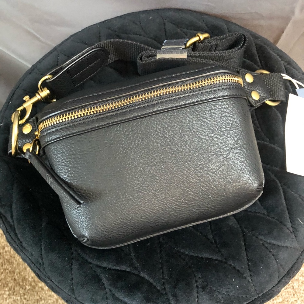 NWOT Universal Thread Women’s Fanny Pack